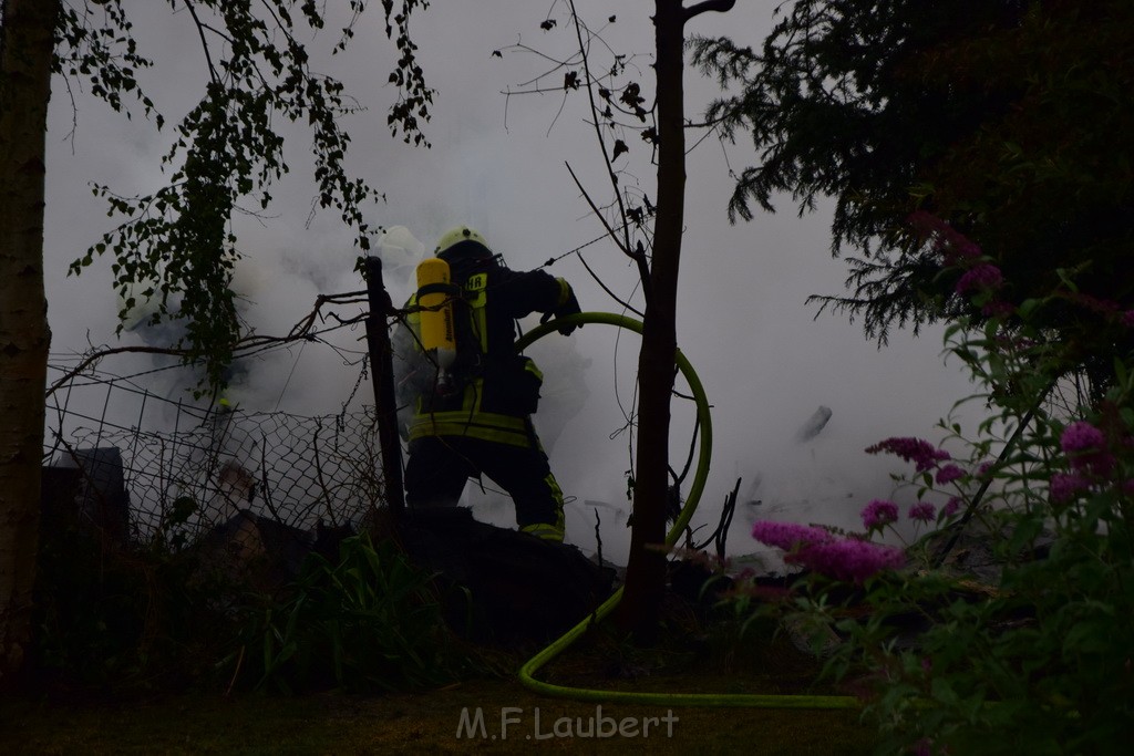 Laubenbrand Koeln Holweide Kochwiesenstr P024.JPG - Miklos Laubert